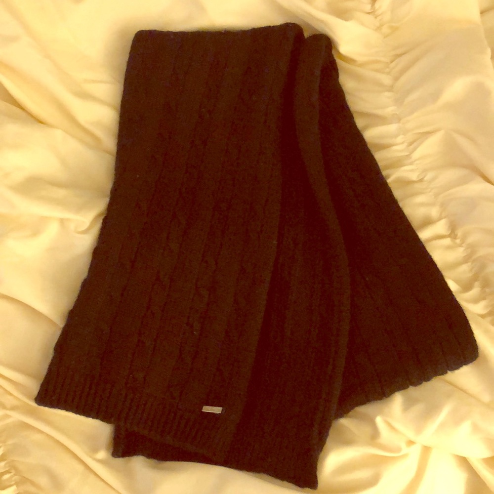 Nine West black knit scarf